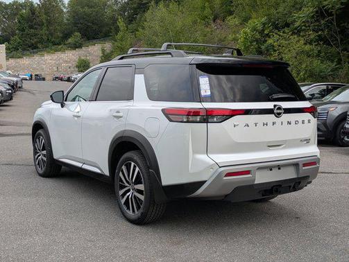 2025 Nissan Pathfinder Platinum 4WD