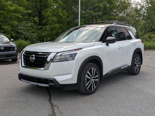 2025 Nissan Pathfinder Platinum 4WD