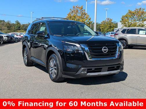 2025 Nissan Pathfinder SL 4WD