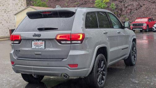 2022 Jeep Grand Cherokee Laredo