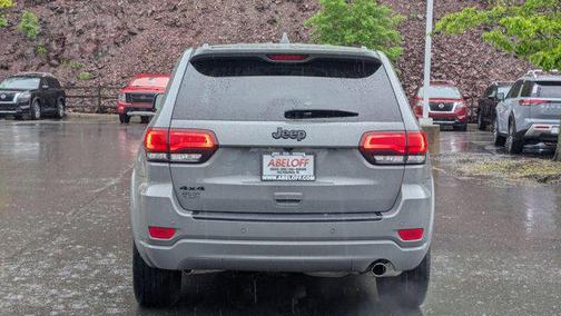 2022 Jeep Grand Cherokee Laredo
