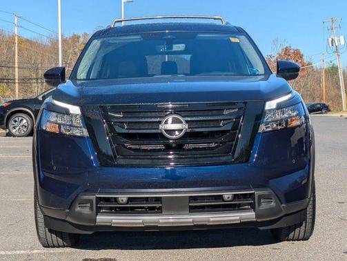 2025 Nissan Pathfinder SL 4WD