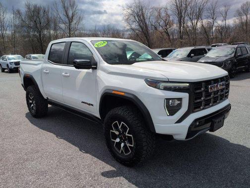 Summit White 2024 GMC Canyon AT4X