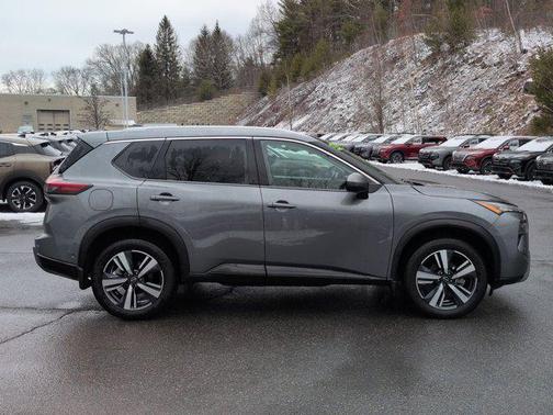 2024 Nissan Rogue SL