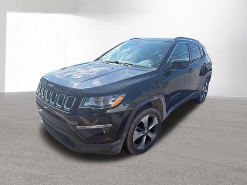 Diamond Black Crystal Pearlcoat 2020 Jeep Compass Latitude