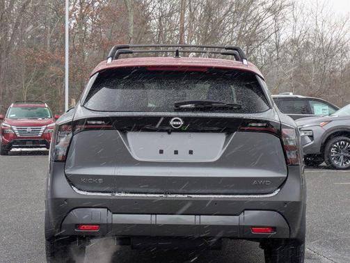 2026 Nissan Kicks SR