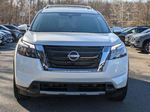 2025 Nissan Pathfinder SL 4WD