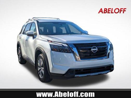 2025 Nissan Pathfinder SL 4WD