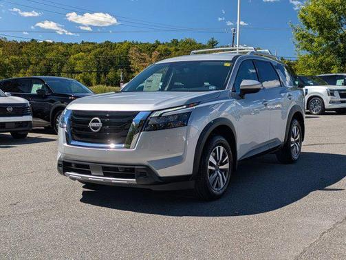 2025 Nissan Pathfinder SL 4WD