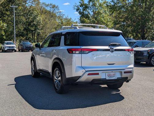 2025 Nissan Pathfinder SL 4WD