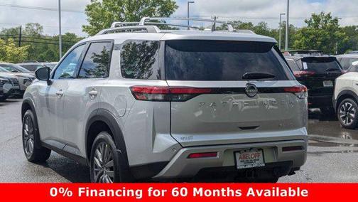2025 Nissan Pathfinder SL 4WD