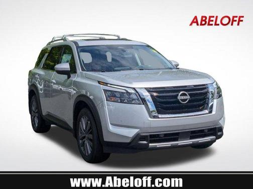 2025 Nissan Pathfinder SL 4WD