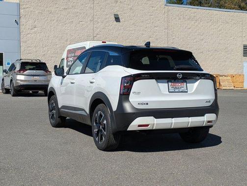 2026 Nissan Kicks SV