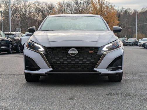 2025 Nissan Altima SR FWD