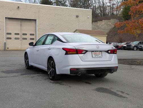 2025 Nissan Altima SR FWD