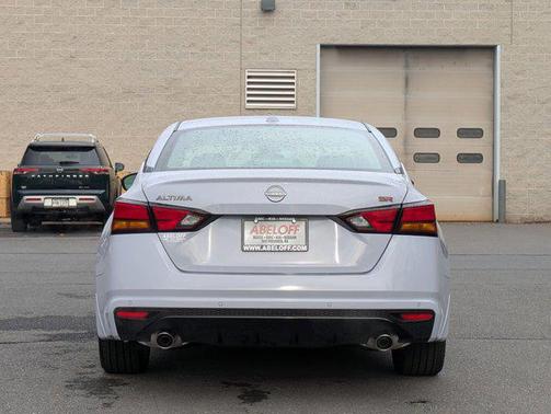 2025 Nissan Altima SR FWD