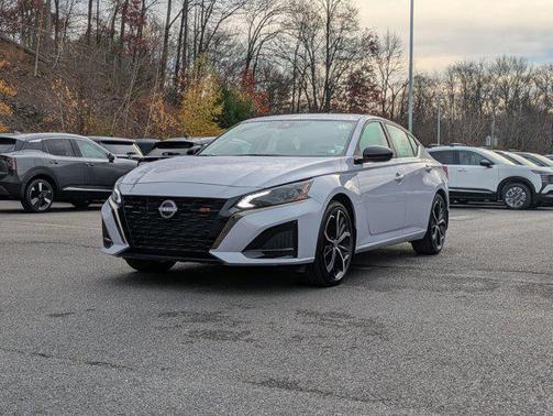 2025 Nissan Altima SR FWD