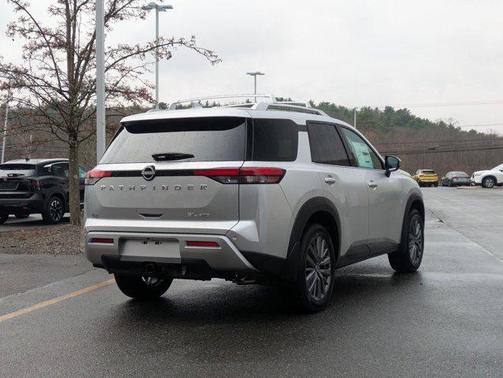 2025 Nissan Pathfinder SL 4WD