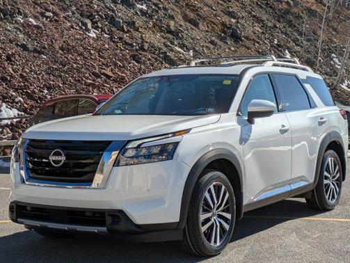 2025 Nissan Pathfinder Platinum 4WD