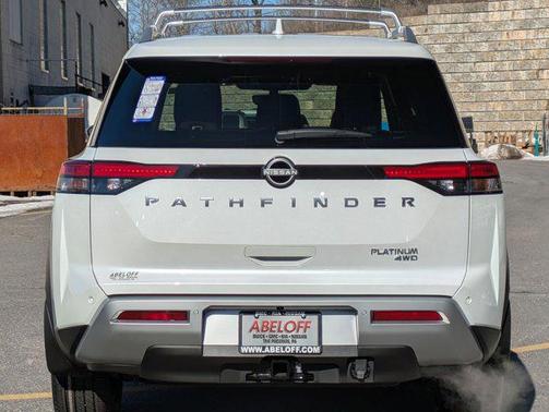 2025 Nissan Pathfinder Platinum 4WD
