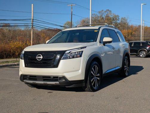 2024 Nissan Pathfinder Platinum 4WD