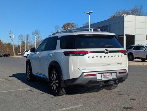 2024 Nissan Pathfinder Platinum 4WD
