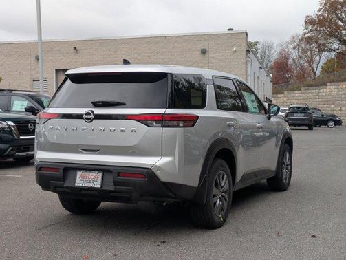 2025 Nissan Pathfinder S 4WD