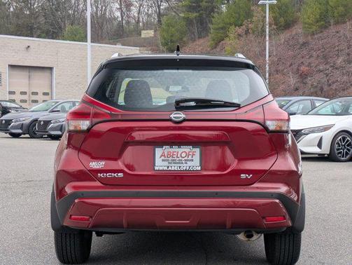 2023 Nissan Kicks SV