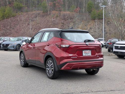 2023 Nissan Kicks SV