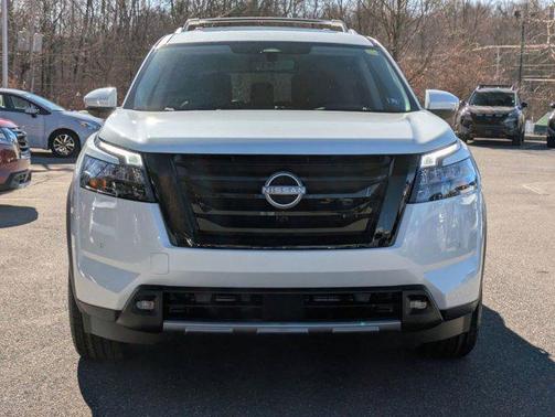 2025 Nissan Pathfinder Platinum 4WD