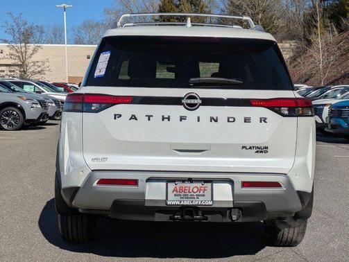 2025 Nissan Pathfinder Platinum 4WD