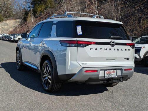 2025 Nissan Pathfinder Platinum 4WD