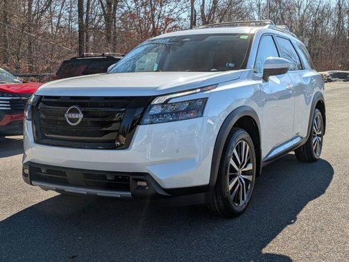 2025 Nissan Pathfinder Platinum 4WD