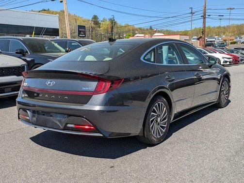 2020 Hyundai SONATA Hybrid SE