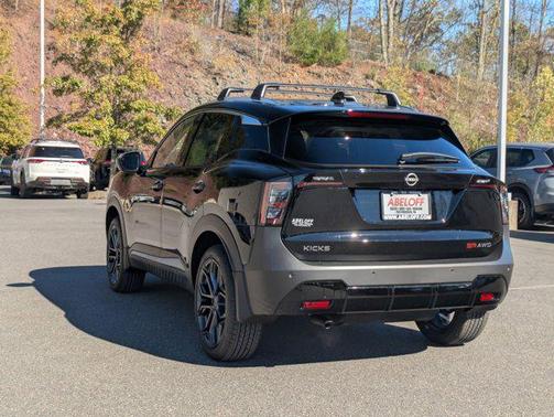 2026 Nissan Kicks SR