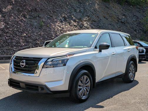 2025 Nissan Pathfinder S 4WD