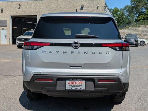 2025 Nissan Pathfinder S 4WD