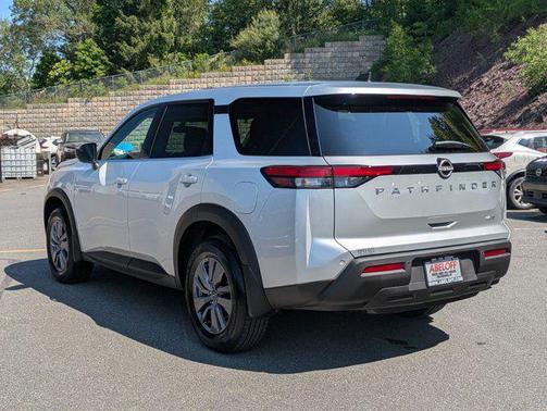 2025 Nissan Pathfinder S 4WD