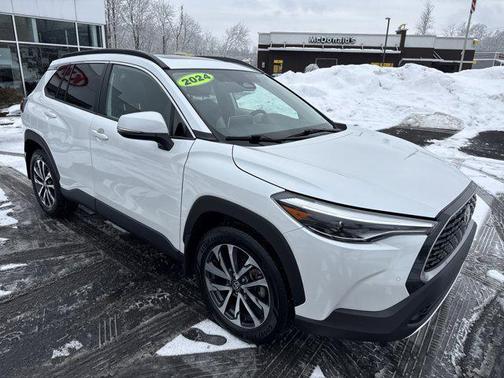 2024 Toyota Corolla Cross XLE