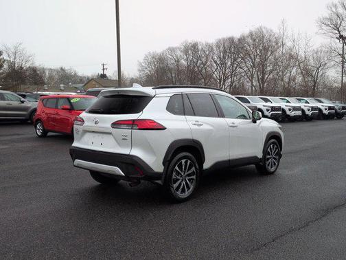 2024 Toyota Corolla Cross XLE