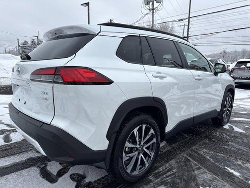 2024 Toyota Corolla Cross XLE