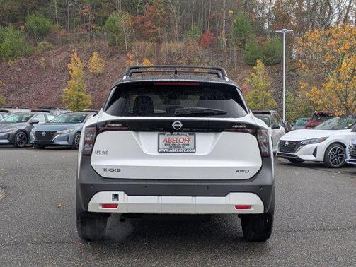 2026 Nissan Kicks SV