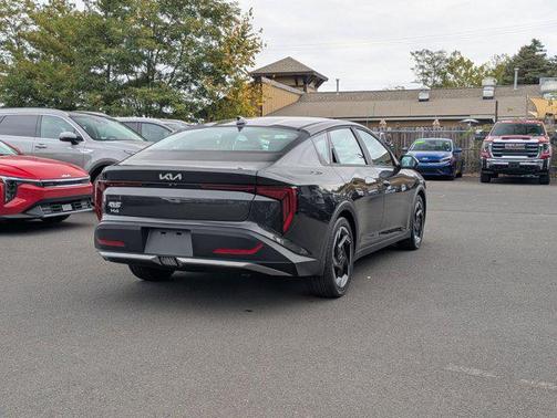 2025 Kia K4 EX