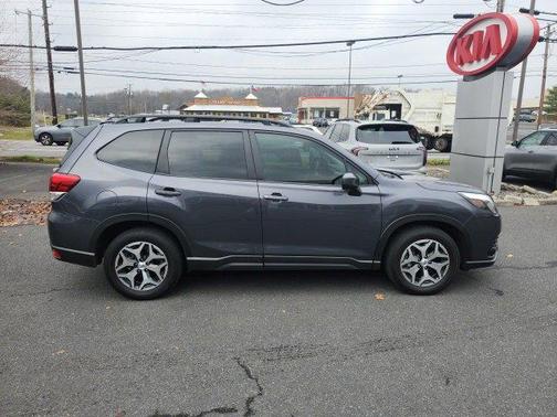 2024 Subaru Forester Premium