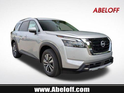 2025 Nissan Pathfinder SL 4WD