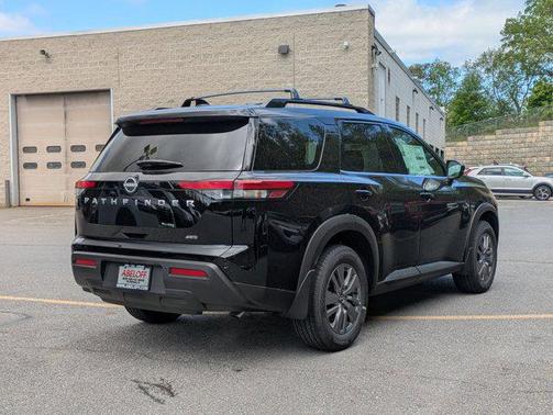 2025 Nissan Pathfinder SV 4WD