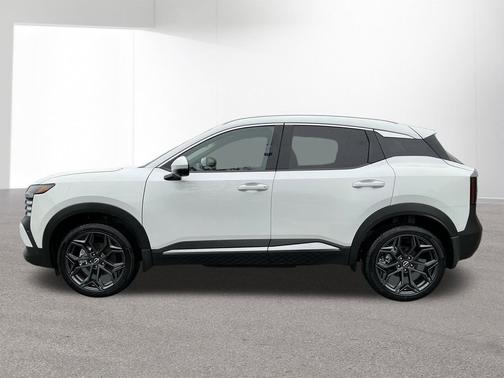 Aspen White Tricoat 2025 Nissan Kicks SR