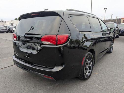 2019 Chrysler Pacifica Touring-L Plus