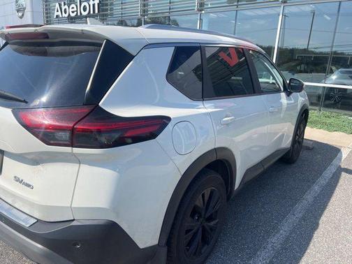 2022 Nissan Rogue SV