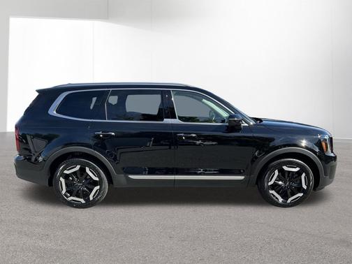 Ebony Black 2024 Kia Telluride S